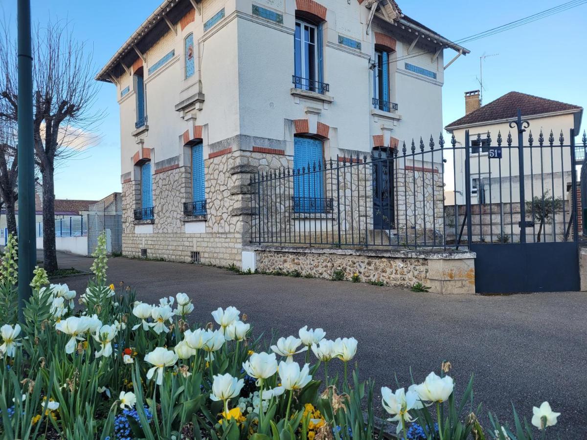 Appartements Cdg Joigny Exterior foto